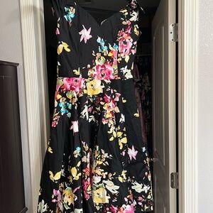 Pretty Dress Company Pinup Girl Floral Black Dress NWT size 16
